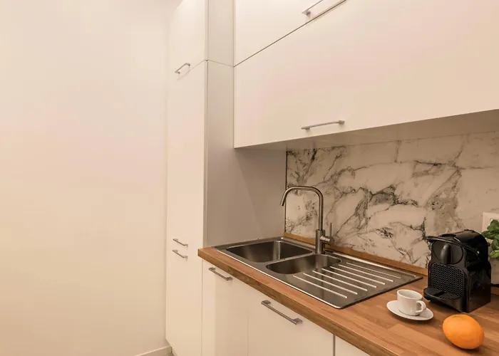 The Rent - Spacious One-bedroom Near Santa Maria Maggiore *