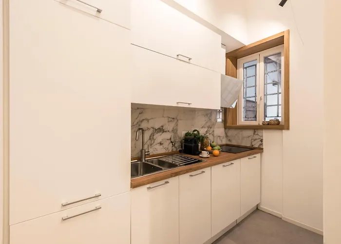 The Rent - Spacious One-bedroom Near Santa Maria Maggiore רומא