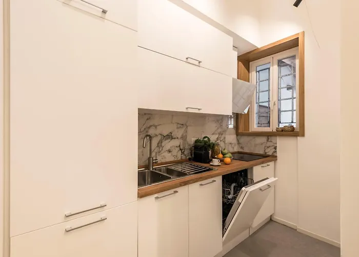The Rent - Spacious One-bedroom Near Santa Maria Maggiore