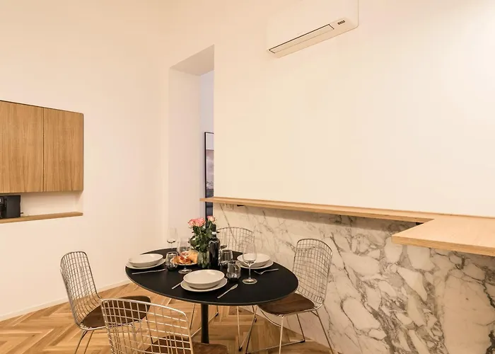 The Rent - Spacious One-bedroom Near Santa Maria Maggiore Róma