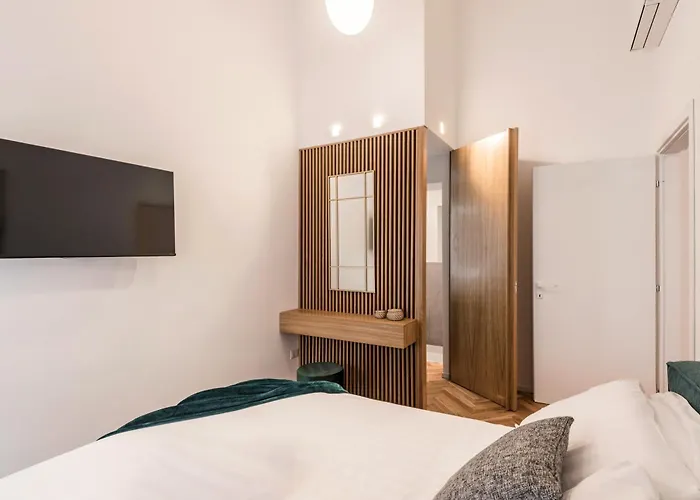 The Rent - Spacious One-bedroom Near Santa Maria Maggiore Apartman