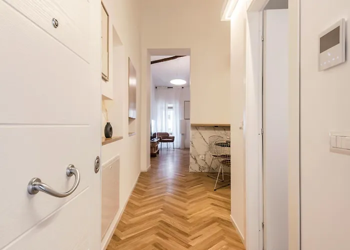 The Rent - Spacious One-bedroom Near Santa Maria Maggiore Apartman